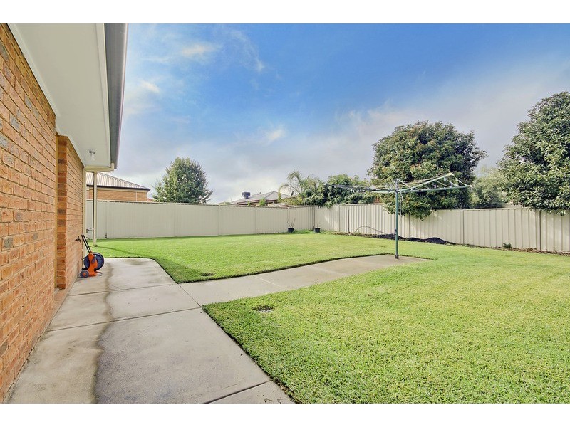 88 Nightingale Avenue, Wodonga VIC 3690