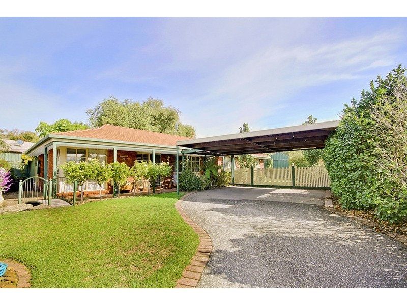 28 McMahon Place, Wodonga VIC 3690