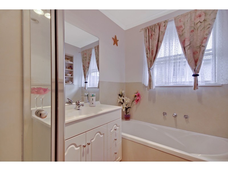 12 Hague Road, Wodonga VIC 3690