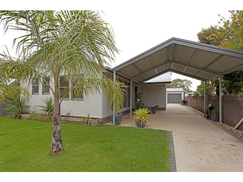 15 Mullins  Road, Killara VIC 3691