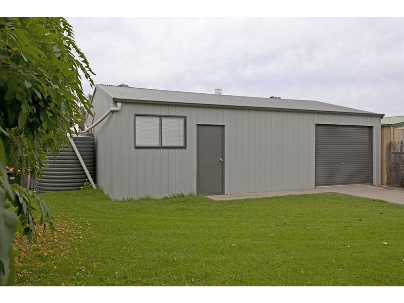 15 Mullins  Road, Killara VIC 3691