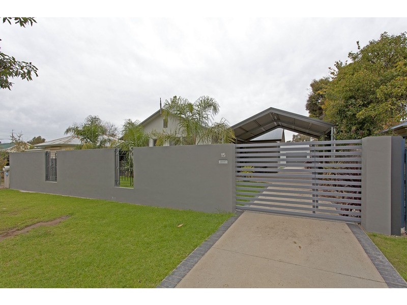 15 Mullins  Road, Killara VIC 3691