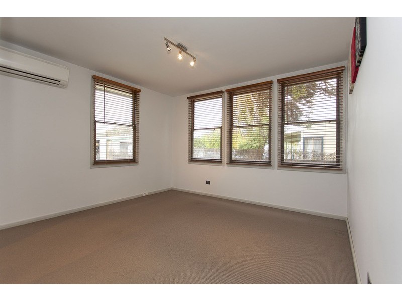 15 Mullins  Road, Killara VIC 3691