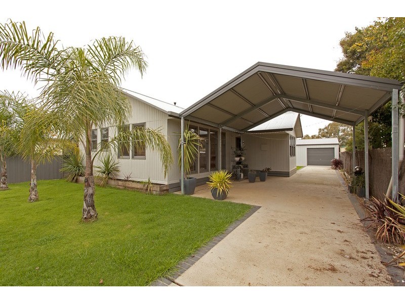 15 Mullins  Road, Killara VIC 3691