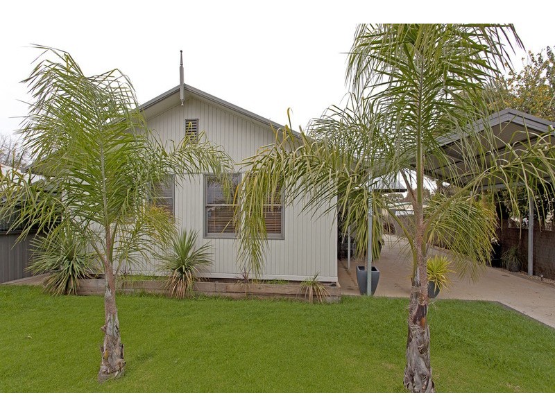 15 Mullins  Road, Killara VIC 3691