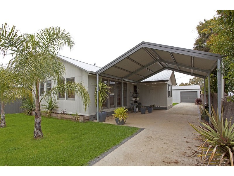 15 Mullins  Road, Killara VIC 3691