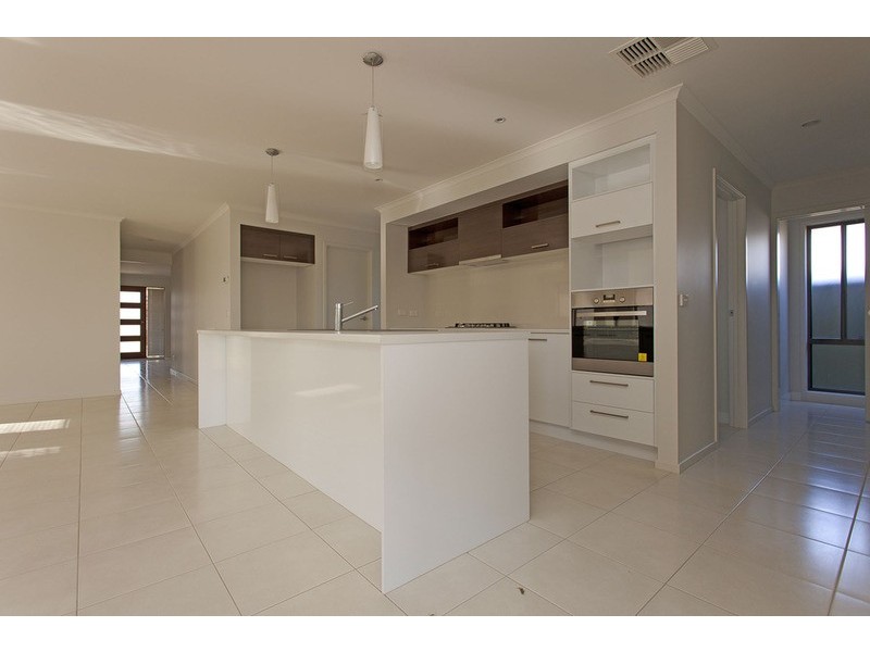 17 Inwood  Close, Wodonga VIC 3690