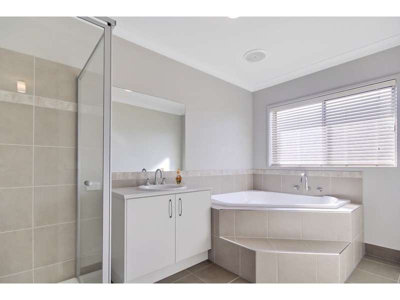 2 Innisbrook Avenue, Wodonga VIC 3690