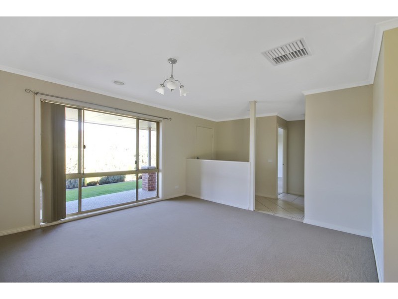 18 Swift Court, Wodonga VIC 3690