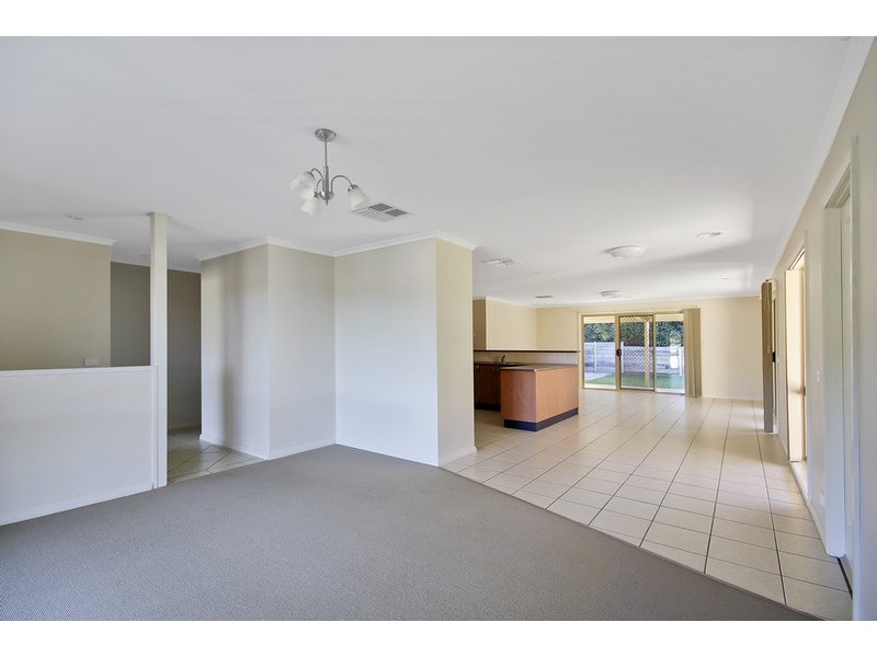 18 Swift Court, Wodonga VIC 3690