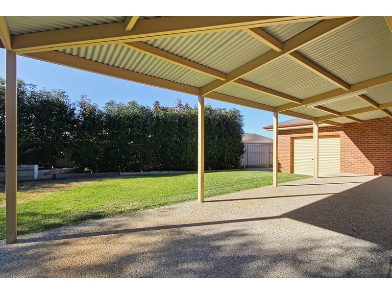 18 Swift Court, Wodonga VIC 3690