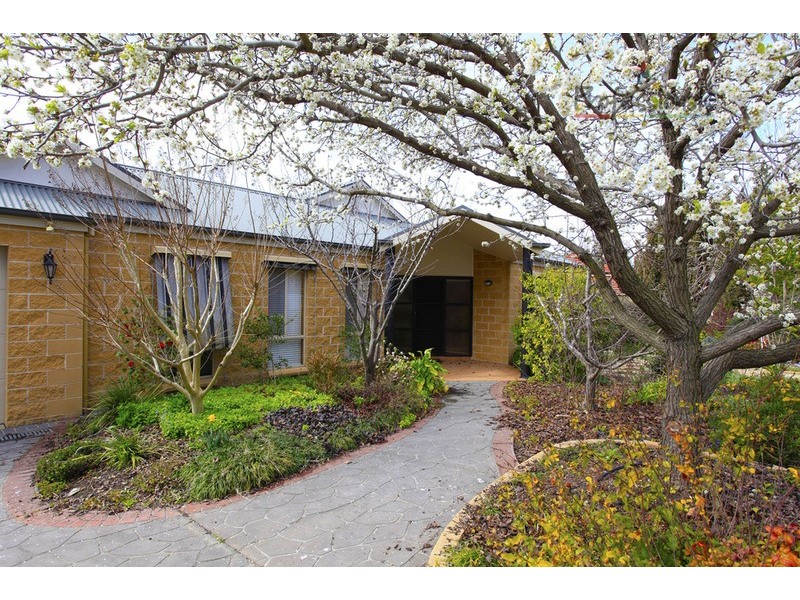 110 Mountford Crescent, East Albury NSW 2640