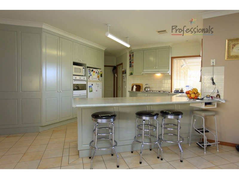 110 Mountford Crescent, East Albury NSW 2640