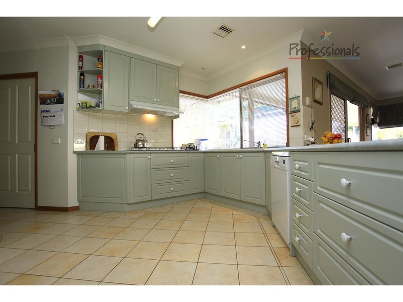 110 Mountford Crescent, East Albury NSW 2640