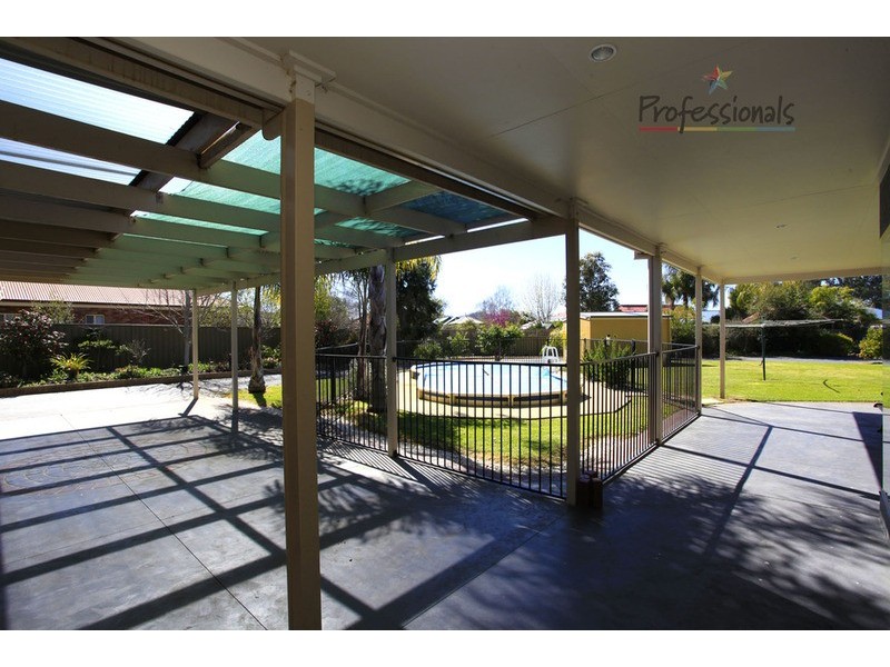 110 Mountford Crescent, East Albury NSW 2640