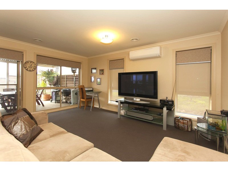 8 Benjamin Boulevard, Tangambalanga VIC 3691