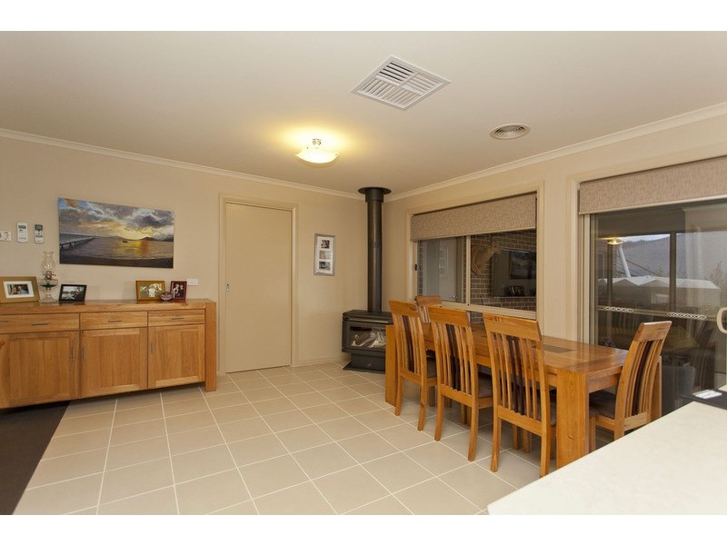 8 Benjamin Boulevard, Tangambalanga VIC 3691