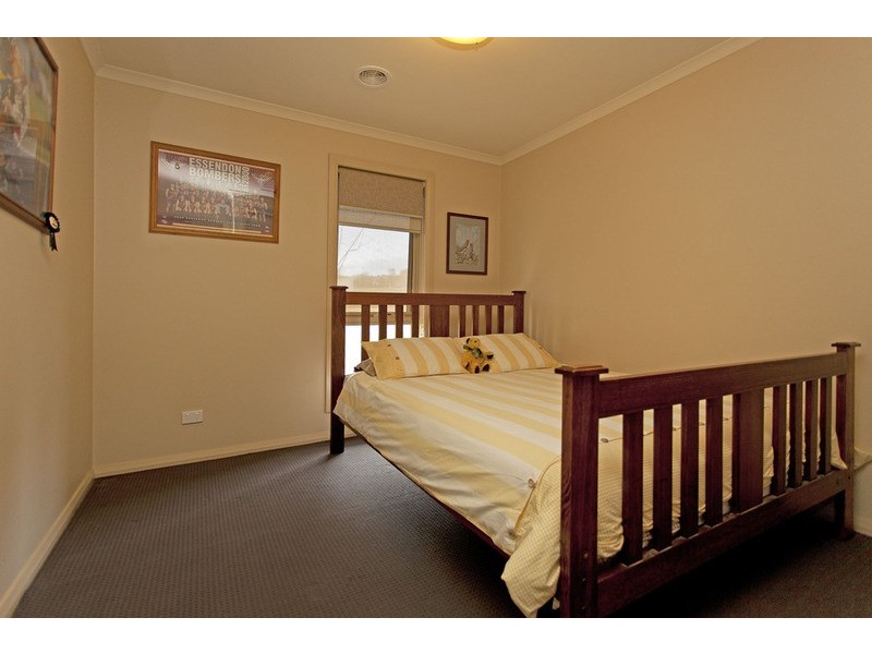 8 Benjamin Boulevard, Tangambalanga VIC 3691