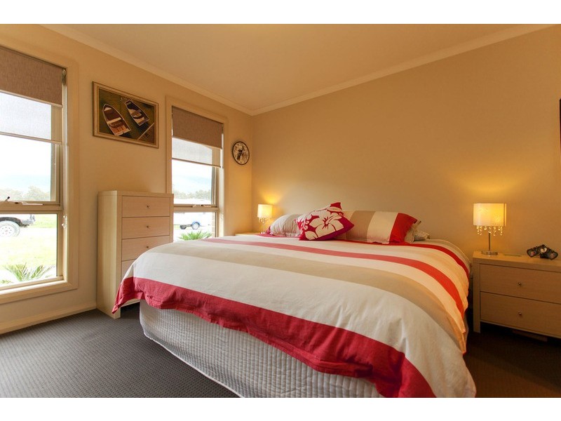 8 Benjamin Boulevard, Tangambalanga VIC 3691