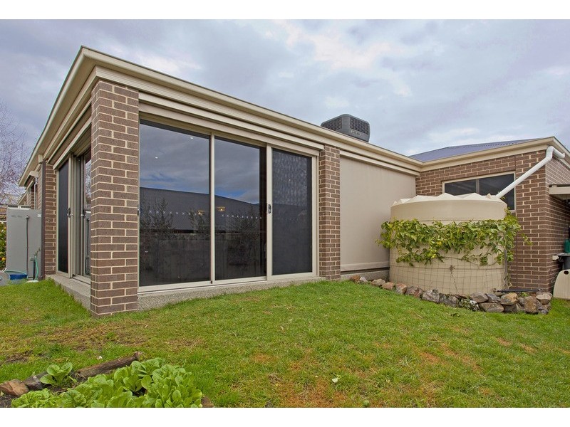 8 Benjamin Boulevard, Tangambalanga VIC 3691