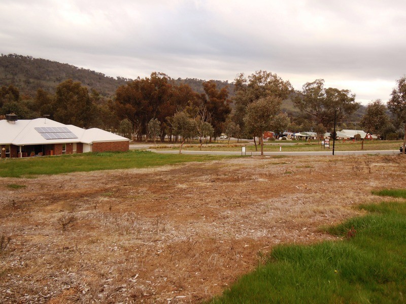 4 Cardamine Road, Bandiana VIC 3694