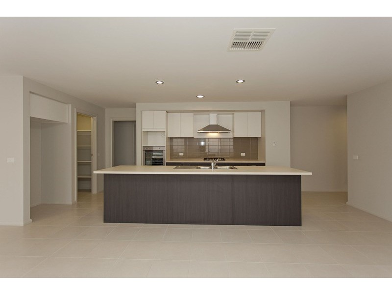 1 McSwiney Court, Leneva VIC 3691