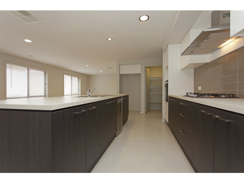 1 McSwiney Court, Leneva VIC 3691