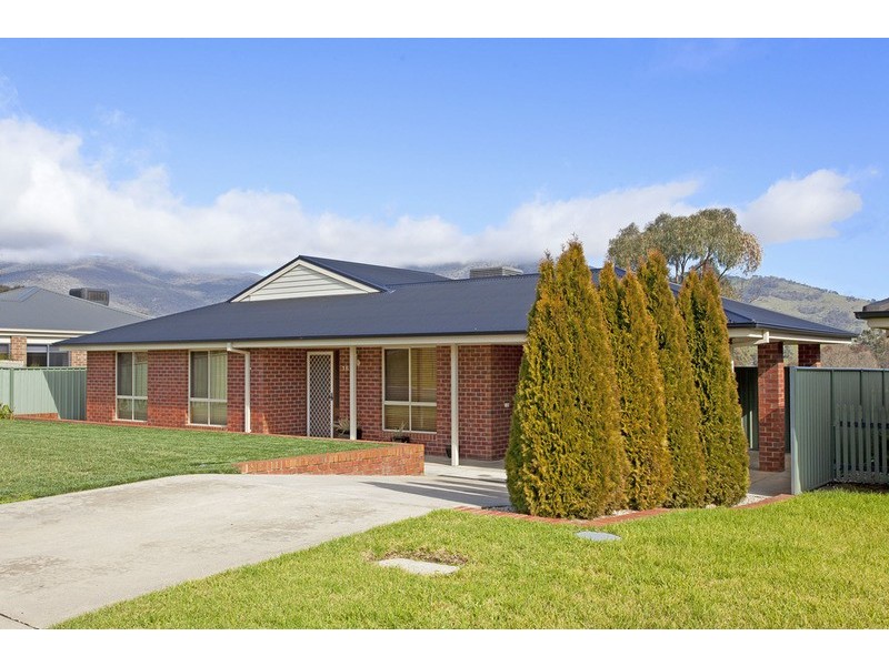 16 Jessica Court, Tangambalanga VIC 3691