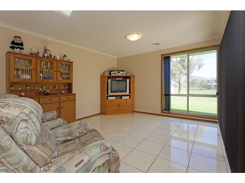 16 Jessica Court, Tangambalanga VIC 3691