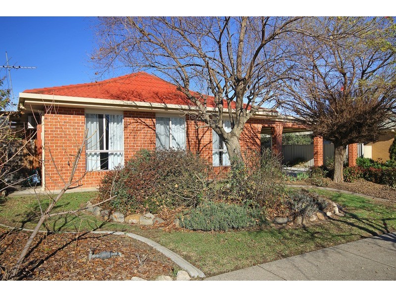33 Edinburgh Circuit, Wodonga VIC 3690