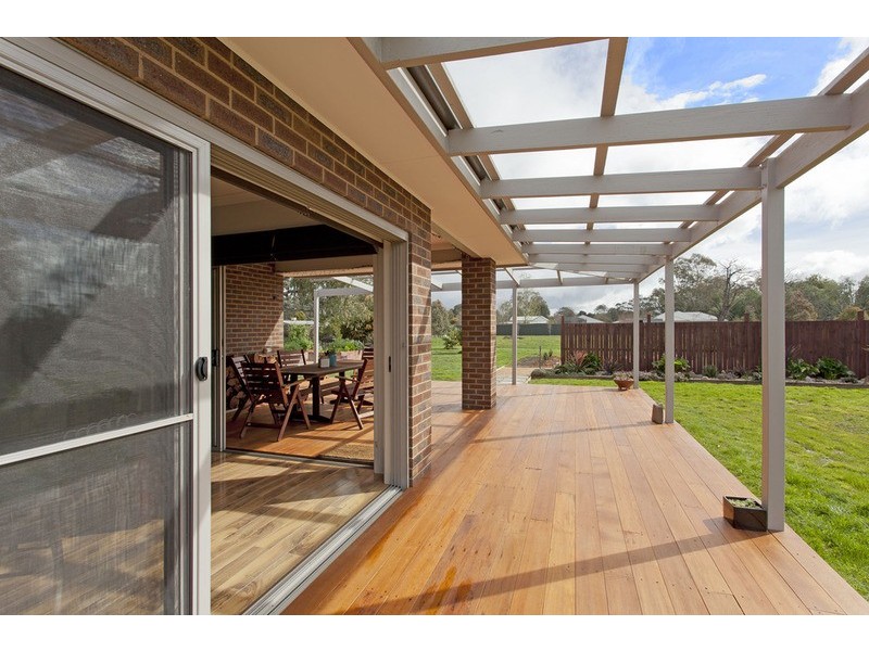 12 Meadow Creek Road, Oxley VIC 3678