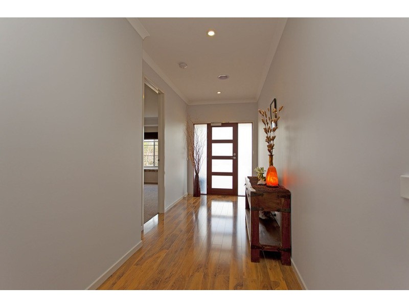 12 Meadow Creek Road, Oxley VIC 3678