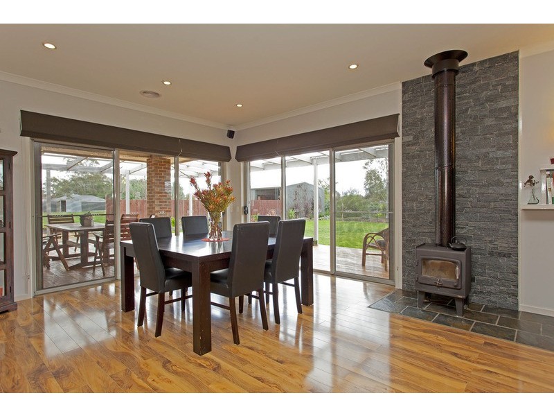 12 Meadow Creek Road, Oxley VIC 3678