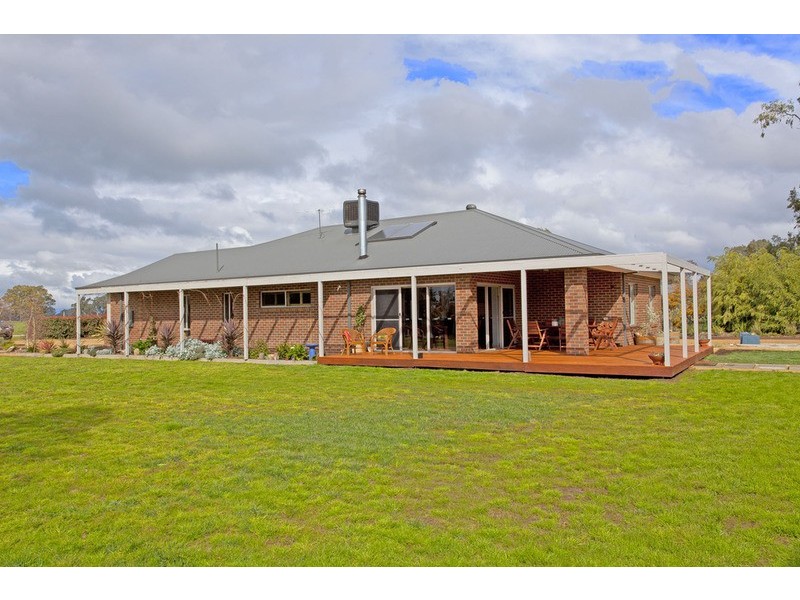 12 Meadow Creek Road, Oxley VIC 3678