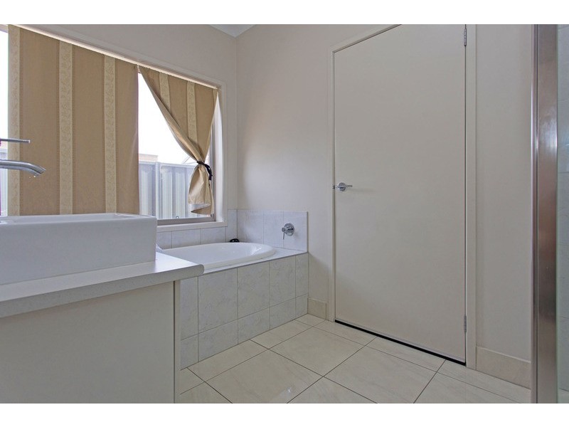 11 Kelliher Avenue, Wodonga VIC 3690