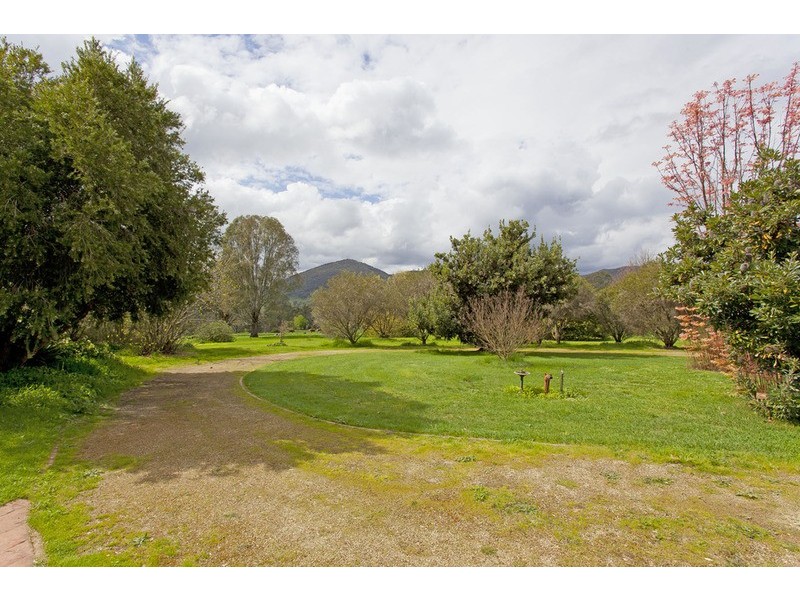 812 Tallangatta Creek  Road, Tallangatta Valley VIC 3701