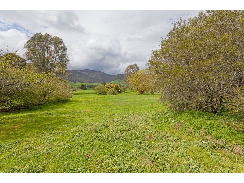 812 Tallangatta Creek  Road, Tallangatta Valley VIC 3701