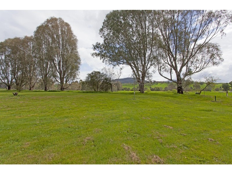 812 Tallangatta Creek  Road, Tallangatta Valley VIC 3701