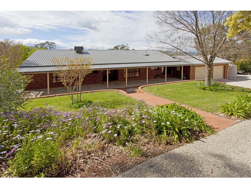 15 Barton Drive, Baranduda VIC 3691