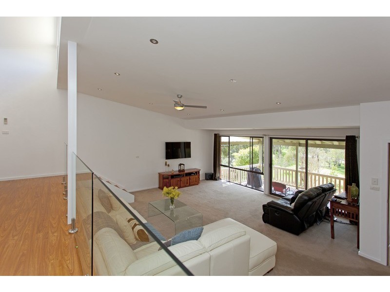 15 Barton Drive, Baranduda VIC 3691