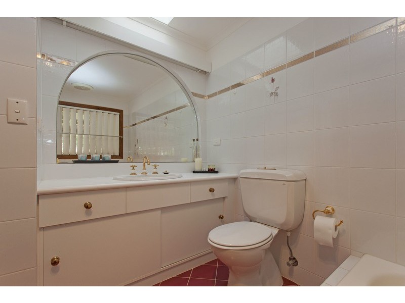 15 Barton Drive, Baranduda VIC 3691