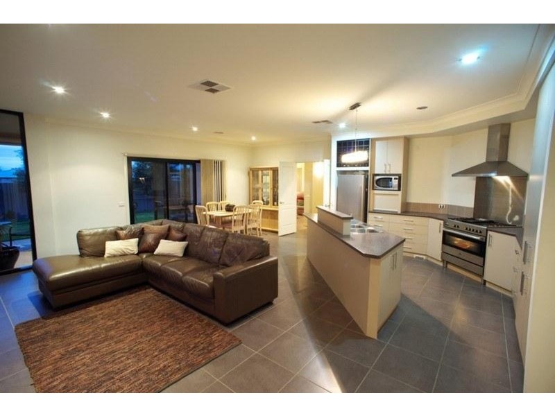 14 Hemlock  Court, Baranduda VIC 3691