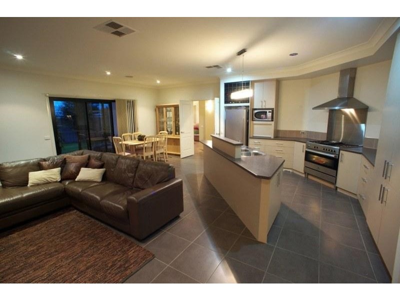 14 Hemlock  Court, Baranduda VIC 3691