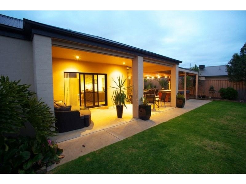 14 Hemlock  Court, Baranduda VIC 3691