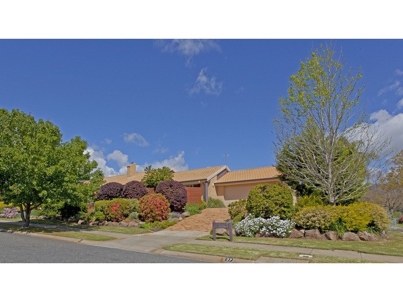 37 Falcon Circuit, Wodonga VIC 3690