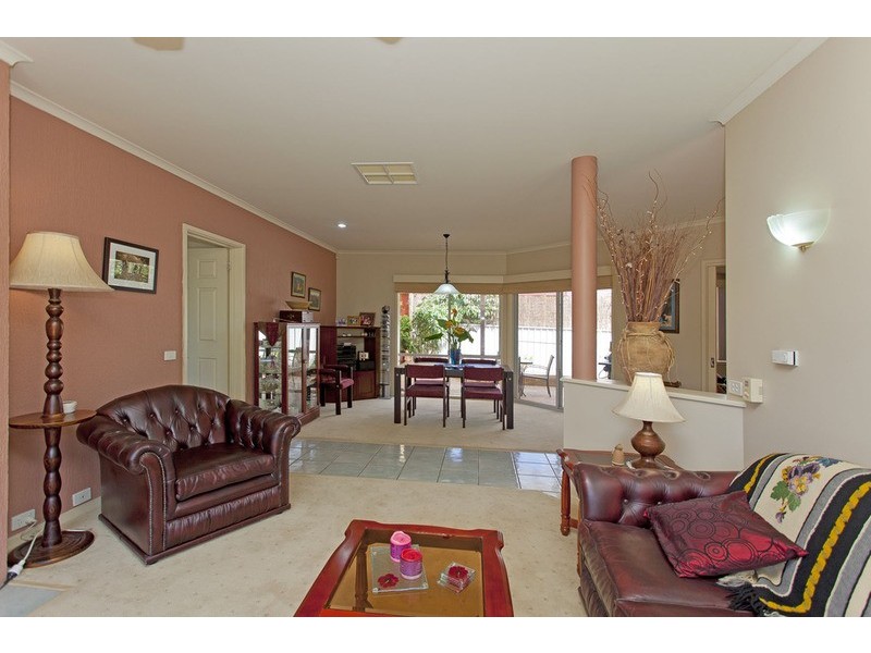 37 Falcon Circuit, Wodonga VIC 3690