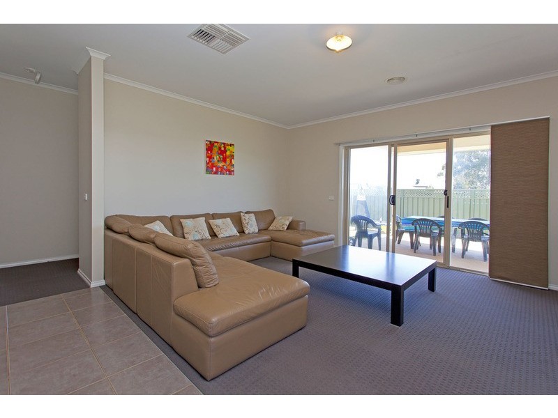 38 Castleton Street, Wodonga VIC 3690