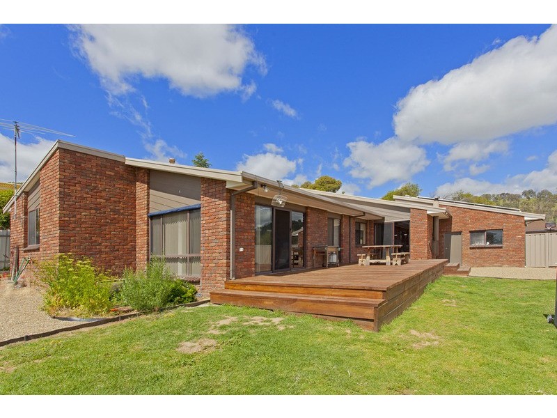 1 Hilltop Court, Wodonga VIC 3690