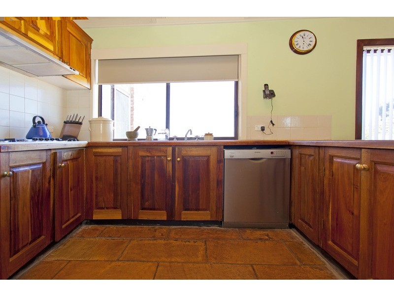 1 Hilltop Court, Wodonga VIC 3690