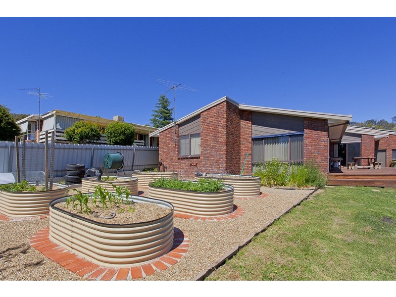 1 Hilltop Court, Wodonga VIC 3690